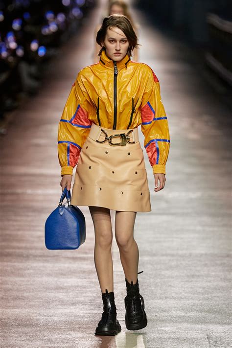 louis vuitton sjal dam|louis vuitton pre fall collection.